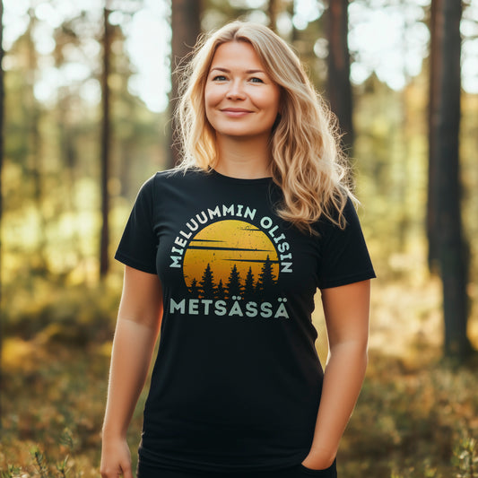 Mieluummin Olisin Metsässä unisex T-paita, graafinen auringonlasku ja metsän siluetti luonnon ystäville.