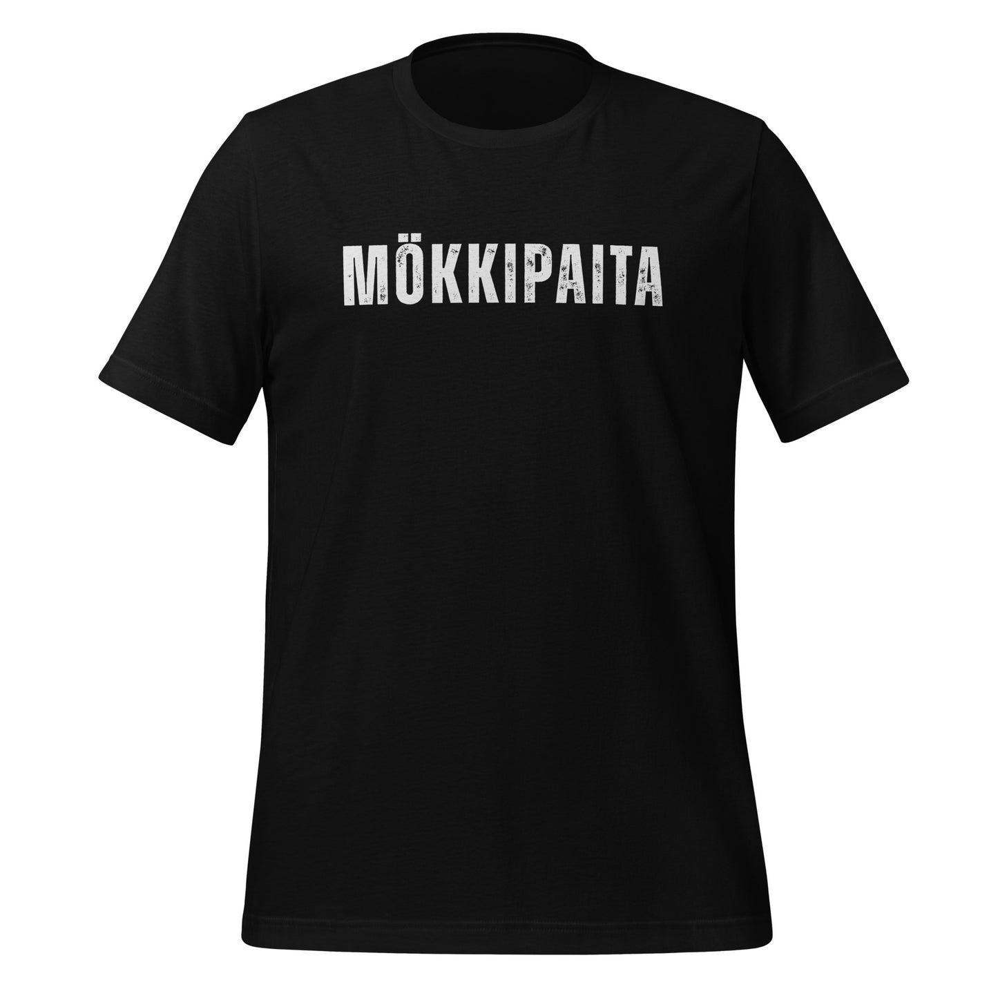 Mökkipaita-tekstit-paita, jossa kulunut valkoinen typografia tummalla pohjalla. Rento paita mökkielämän viralliseksi asuksi.