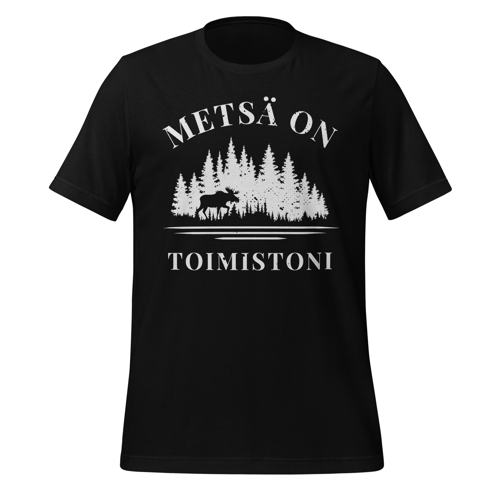 Metsä on toimistoni teksti, metsä ja hirvi mustassa t-paidassa.